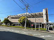 図書館「富士市立西図書館まで4196m」
