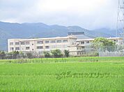 今津中学校まで1900メートル