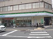 ファミリーマート　新町高辻店まで200メートル