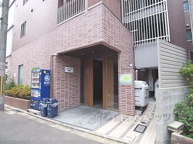 13 / 35