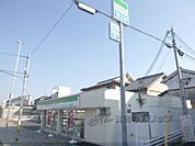 ファミリーマート　今里二丁目店まで600メートル