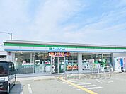 ファミリーマート　京田辺市役所前店まで300メートル