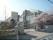 神足小学校まで300メートル