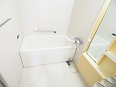 浴室暖房・乾燥・涼風・換気付きの浴室。