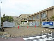 小学校「宇治市立大開小学校まで617m」