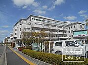 病院「宇治武田病院まで1985m」