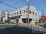 周辺：銀行「京都銀行伊勢田支店まで724m」