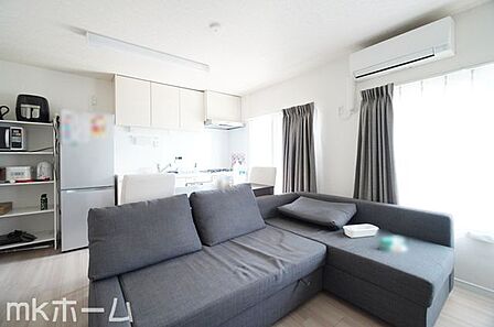 通風と採光を考慮したリビングは家族が自然と集まる空間となります!居心地の良いリビングで家族団らんを!