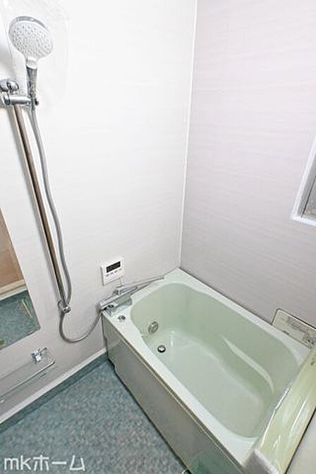 ユニットバスを新しく入れ替えしております!費用が掛かる水周りリフォームが完了済みなのは魅力的ですね!