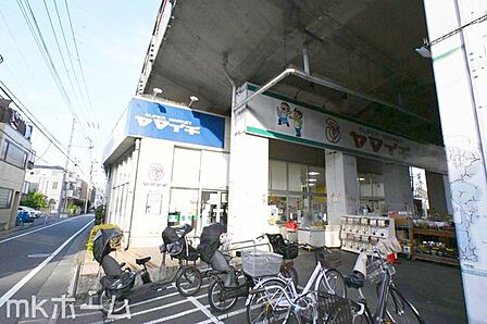 周辺環境も充実のエリアです。
