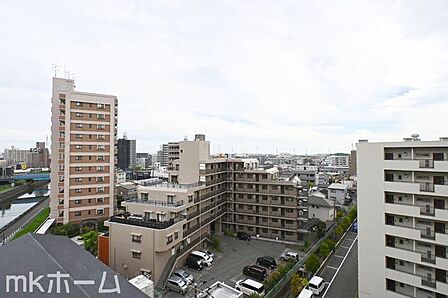 8階バルコニーからの眺望は解放感があります!家事をしながら街の様子を感じることが出来ます!