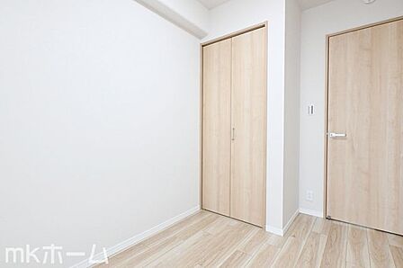 洋室には収納もしっかり完備されており、部屋を広々と利用することが可能です!