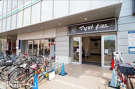 マツモトキヨシ妙典駅前店 徒歩10分。 780m