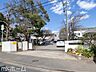 周辺：船橋市立行田中学校 徒歩13分。 970m