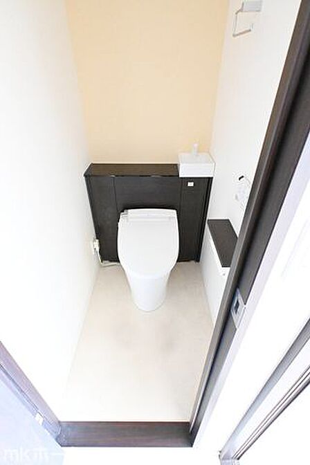温水洗浄便座付きのトイレです!