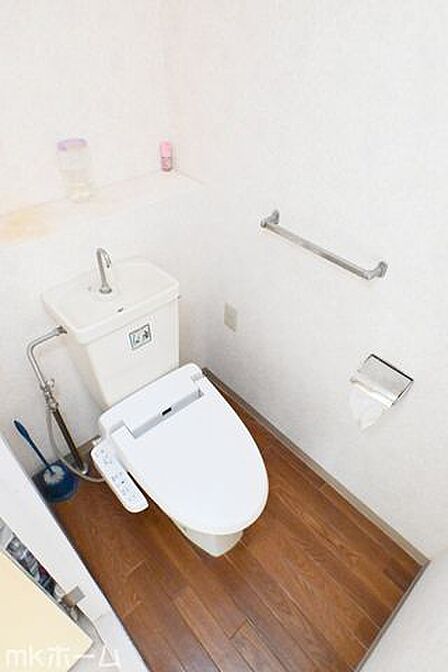 温水洗浄便座付きのトイレです！