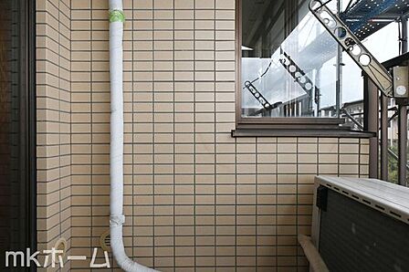 バルコニーは陽当たりとともに風通しも良く洗濯物もよく乾きます!