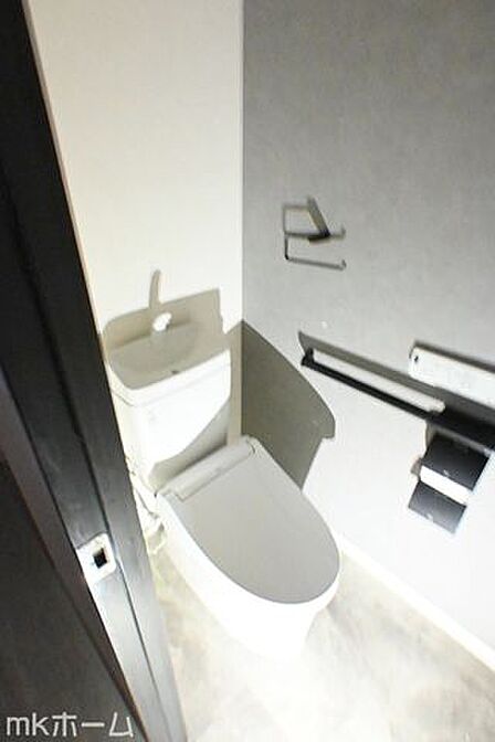 温水洗浄便座付きのトイレです!