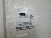 雨の日にも便利な浴室乾燥機付きです。
