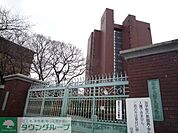 私立日本大学文理学部 徒歩12分。大学・短大 900m