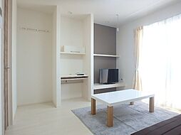 Royal Wit E 2階1Kのリビング/ダイニング