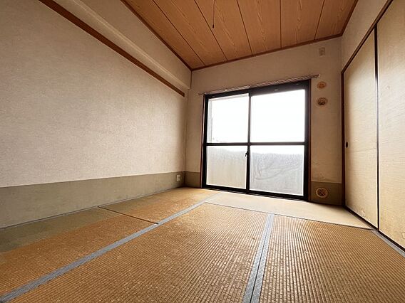 仕切りを開ける...