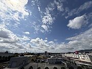 15階建ての7階部分で、見晴らしもよく、太陽の温かな温もりをめいっぱい受け止めてくれます。