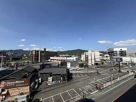 周辺は落ち着いた住環境