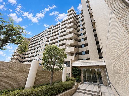 11階建ての大きなマンションです！