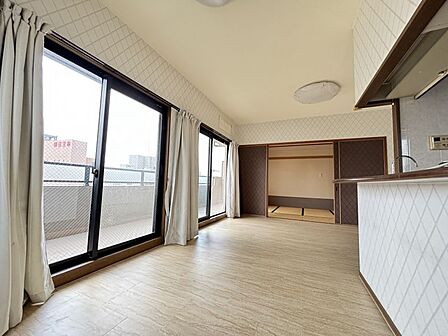 LDKと和室併せて約20.8帖の広々空間!家族団らんのひと時を♪