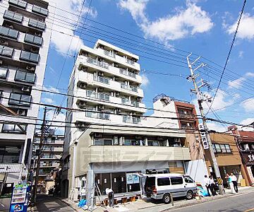 外観：しっかりしたマンションです。