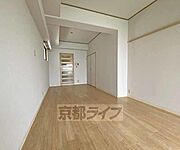 別方向から見た居室です。