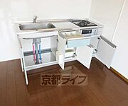 フライパンやなべも収納らくらく