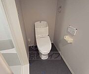 ウォシュレット付きのトイレです。