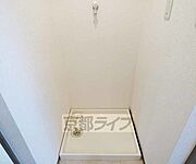 洗濯機が置けます。