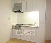 収納豊富なキッチンです・