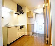 お部屋から玄関。