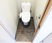 ウォシュレット付きのトイレです。
