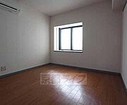広々とした部屋です。