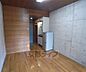 リビング/ダイニング：オシャレな四角のお部屋です