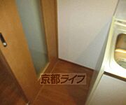 シャンプードレッサ付きの独立洗面台です。