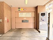 地下駐車場入口