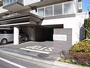 駐車場エントランス