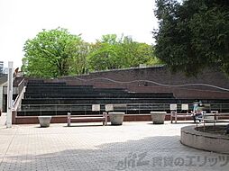 江坂公園 徒歩7分。 540m