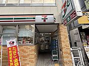 セブンイレブン大阪西中島南方店 徒歩5分。 350m