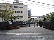 高槻市立芝谷中学校 徒歩21分。 1640m