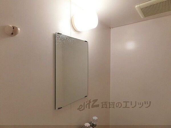 画像18:鏡