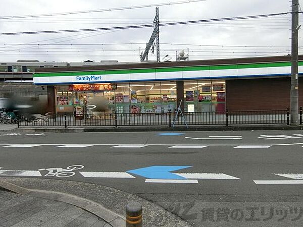 画像29:ファミリーマート茨木三島中学校南店 徒歩7分。 530m