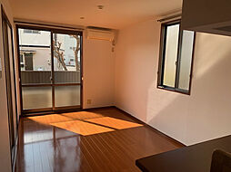 ベルソー3番館 102 1階2LDKのリビング/ダイニング