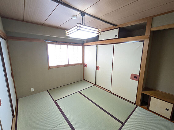 玄関側の6畳の...